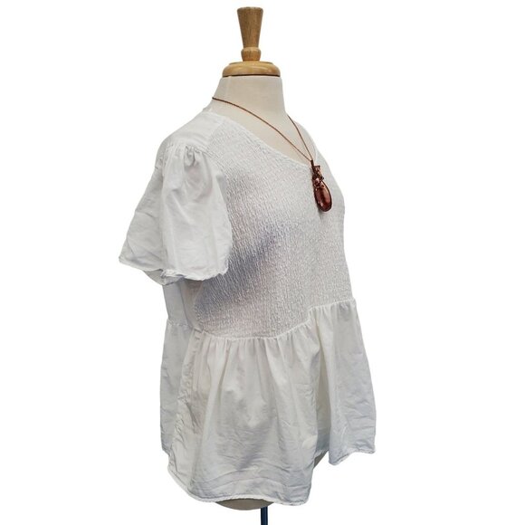 Terra & Sky Womens White Smocked Short Sleeve Peplum Blouse Top Size 2X V-Neck - Picture 2 of 13